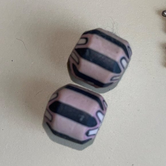 Beads and Stars, red & gray beads with beautiful patterns and small silver stars - Picture 7 of 8